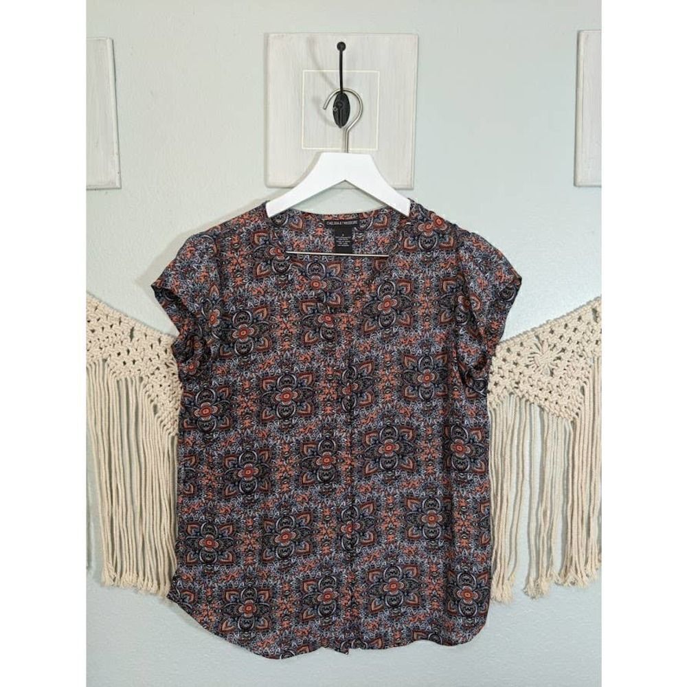 Chelsea & Theodore Paisley Print T Shirt Blouse